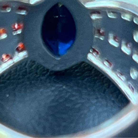 Red White and Blue WONDER WOMAN Gemstone Ring. Size 6 - Picture 6 of 9